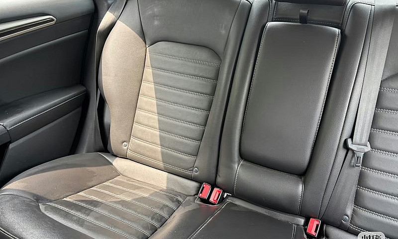 2014 Ford Fusion Se ...