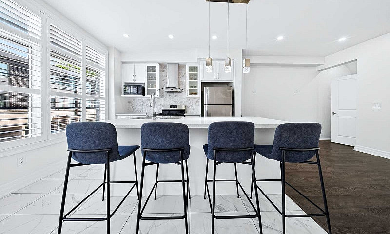 Renovated 4-Bed, 2.5...