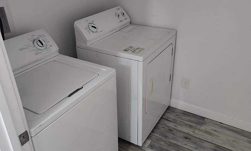 2 Bedroons Basement ...