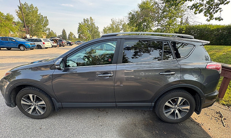 Toyota Rav 4...