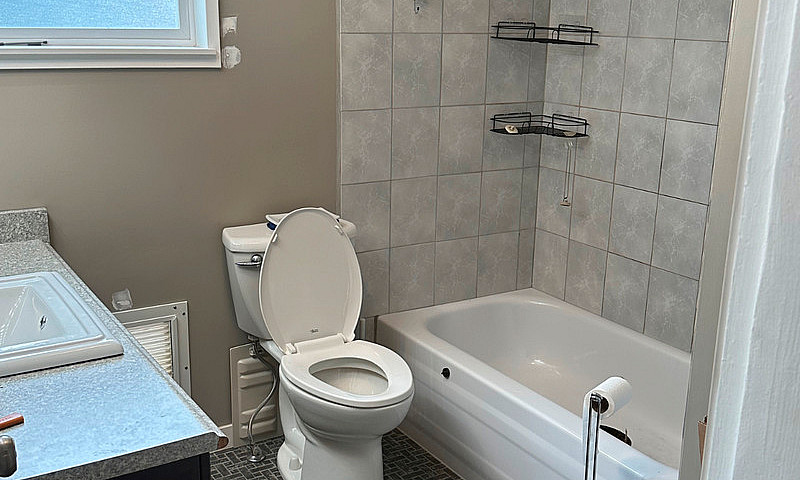 3 Bedroom Upstairs O...