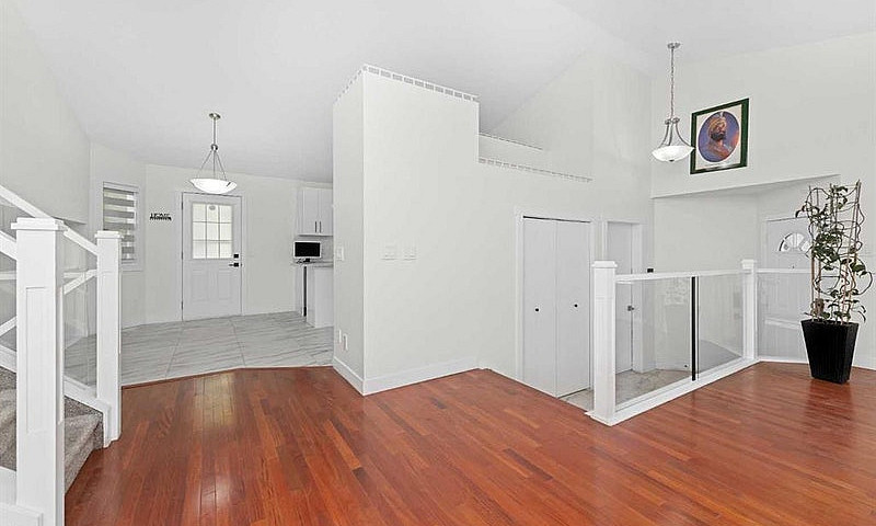 Spacious 4-Bedroom, ...