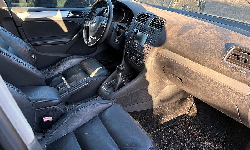 2011 Volkswagen Golf...