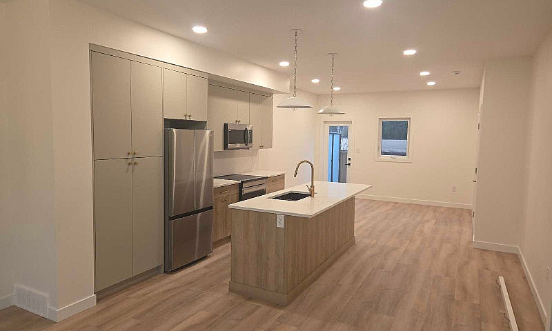 2817 17 Ave Coaldale...