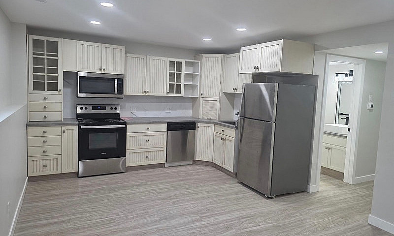 2 Bed 1 Bath New Sui...