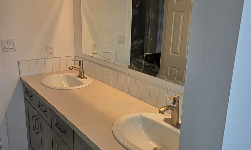 Legal 2 Bedroom 1 Ba...