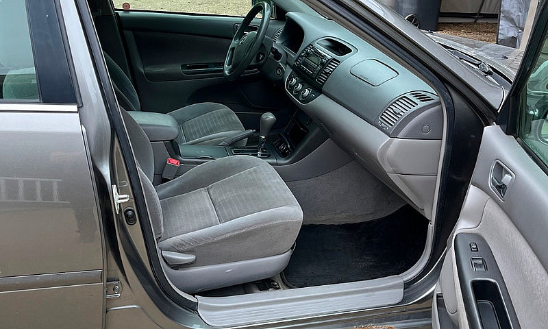 2005 Toyota Camry Le...