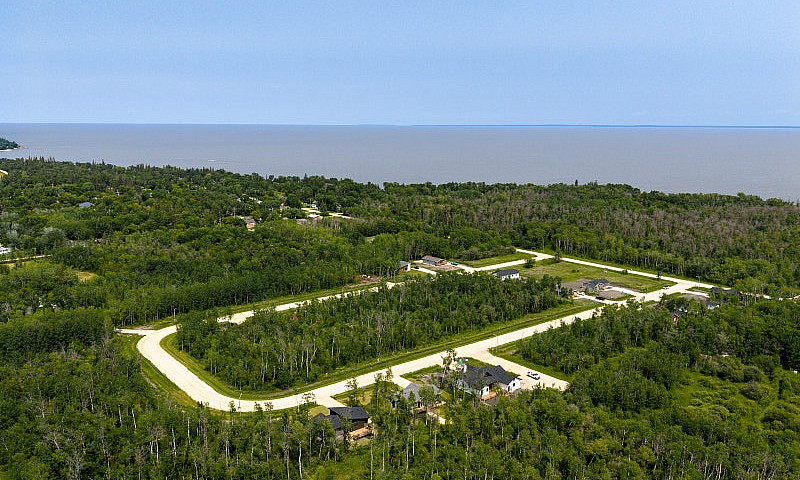 Lake Winnipeg Buildi...