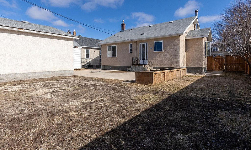 East Kildonan House ...