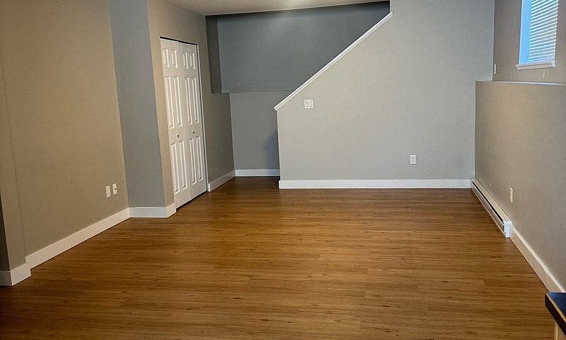 Newer 2-Bedroom Suit...