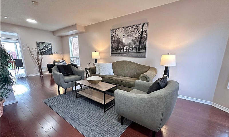 Brampton House For S...