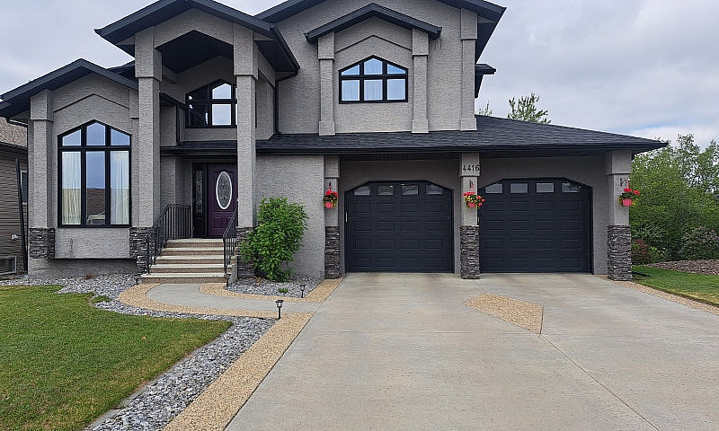 Beautiful House In T...