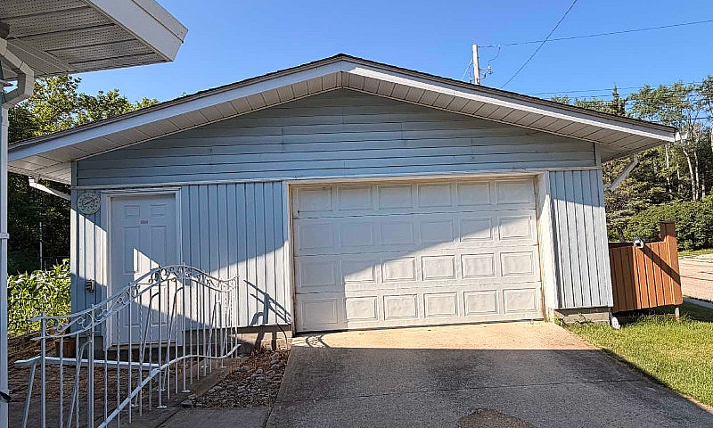 Pine Falls Bungalow...