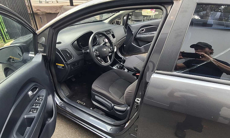 Kia Rio Lx...