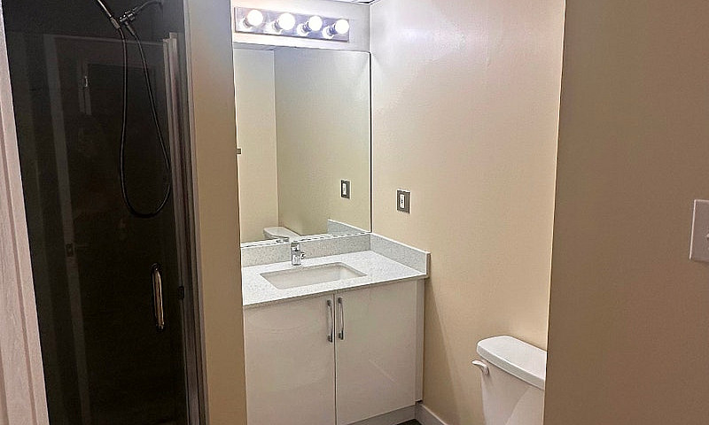 Newly Renovated 2 Be...