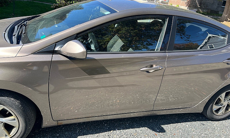 Hyundai Elantra ...
