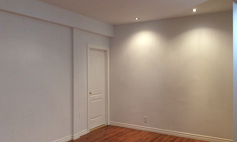 9Ft. High Ceiling Do...