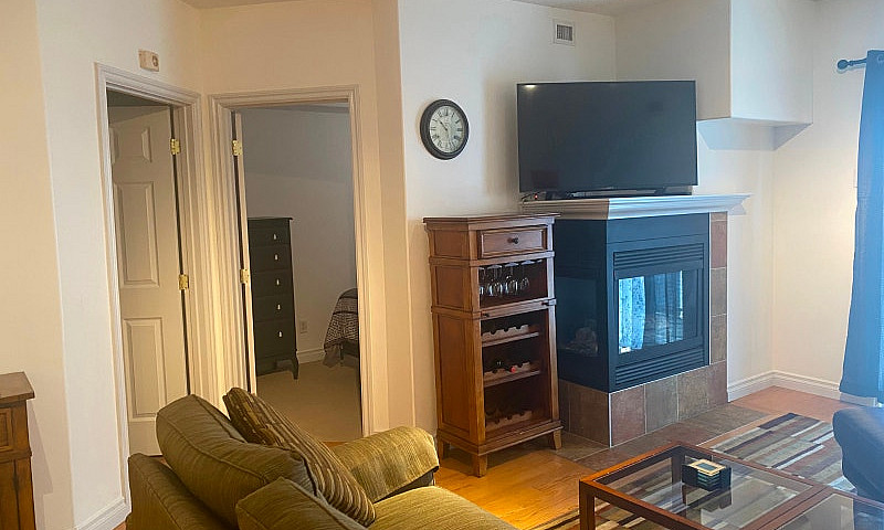 2 Beds 2 Baths Apart...