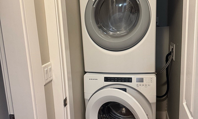 Newer 2-Bedroom Suit...