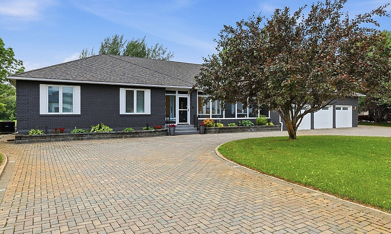 758 Addis Ave. West ...