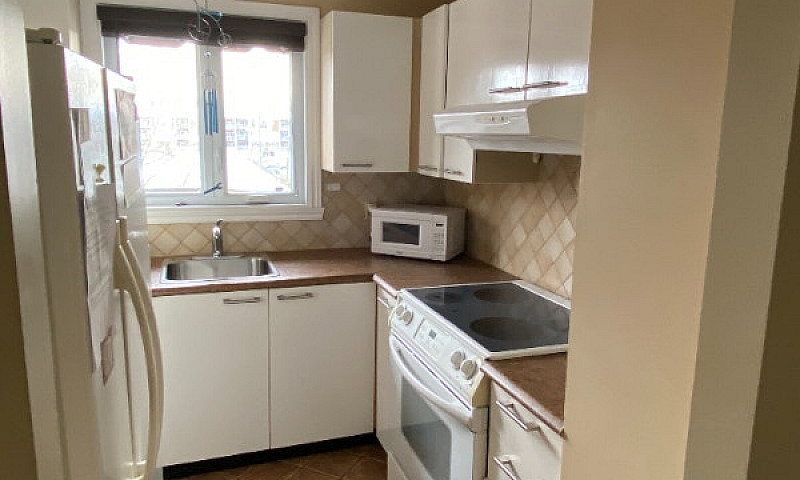 Condo Grand 4.5 À Lo...