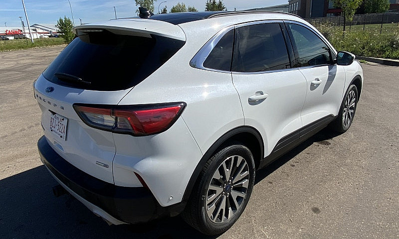 2020 Ford Escape Tit...