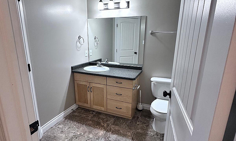 3 Bed 2 Bath Townhou...