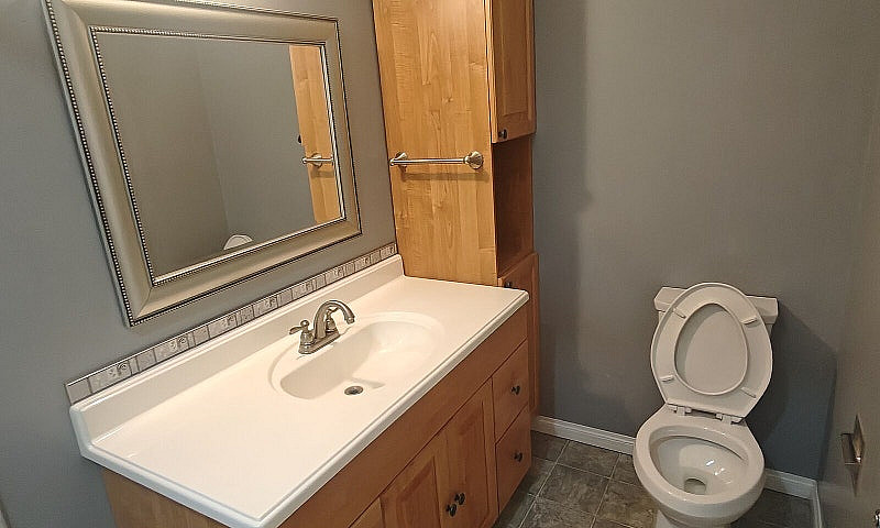 3Bdrm 1410Sq Triplex...