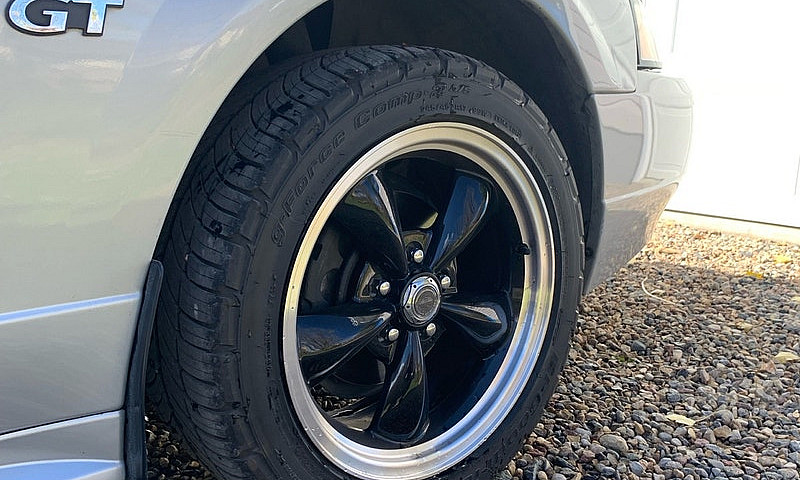 2000 Ford Mustang Gt...