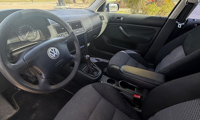 2005 Volkswagen Golf...