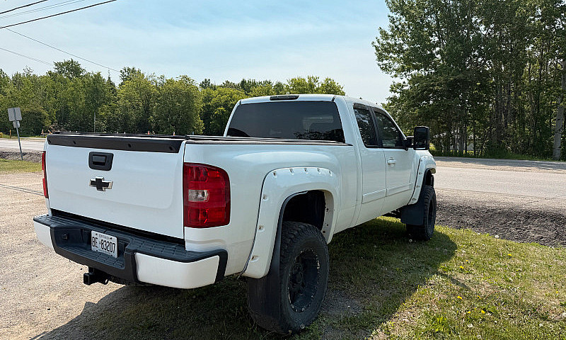 2007 Chevy Silverado...