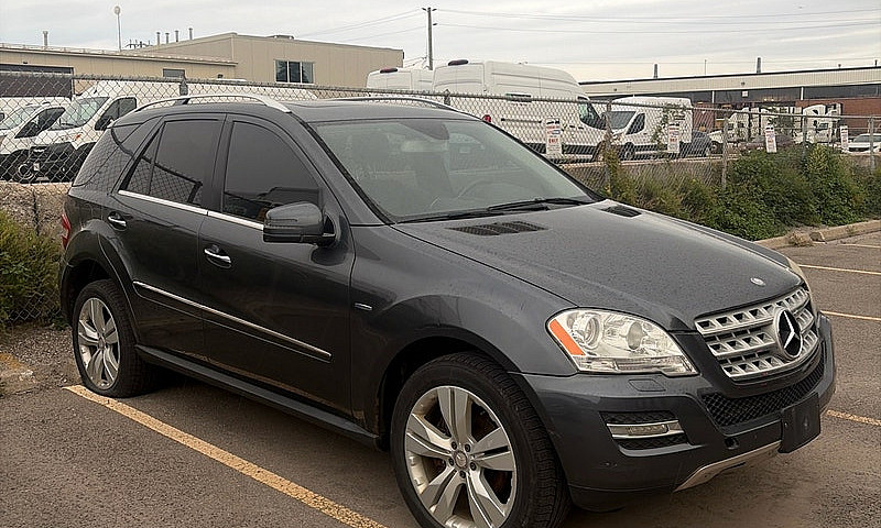 2011 Mercedes-Benz M...