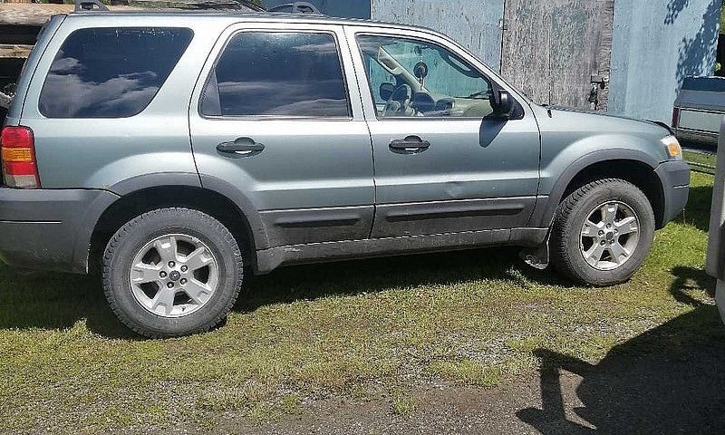2005 Ford Escape Suv...