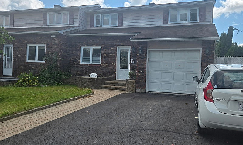 House In Gatineau...