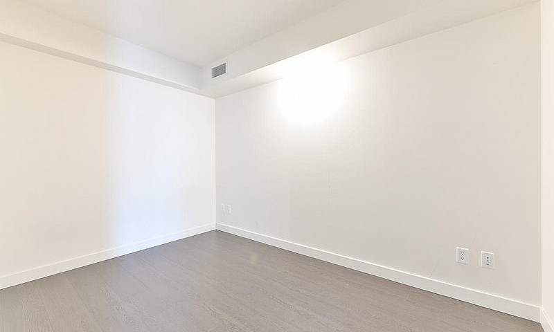 High Floor Condo 1Be...