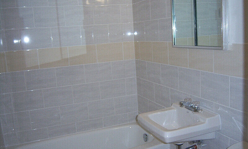 One Bedroom 500 Talb...