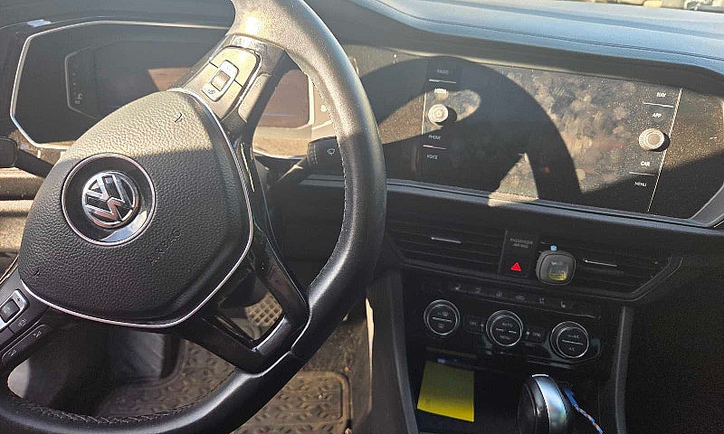 2019 Volkswagen Jett...