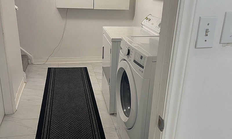 Mississauga 1 Bdrm A...