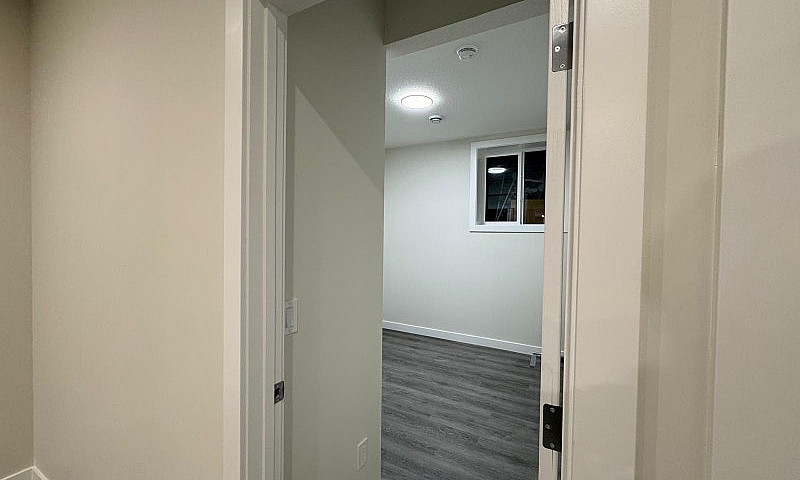2 Bedroom Basement F...