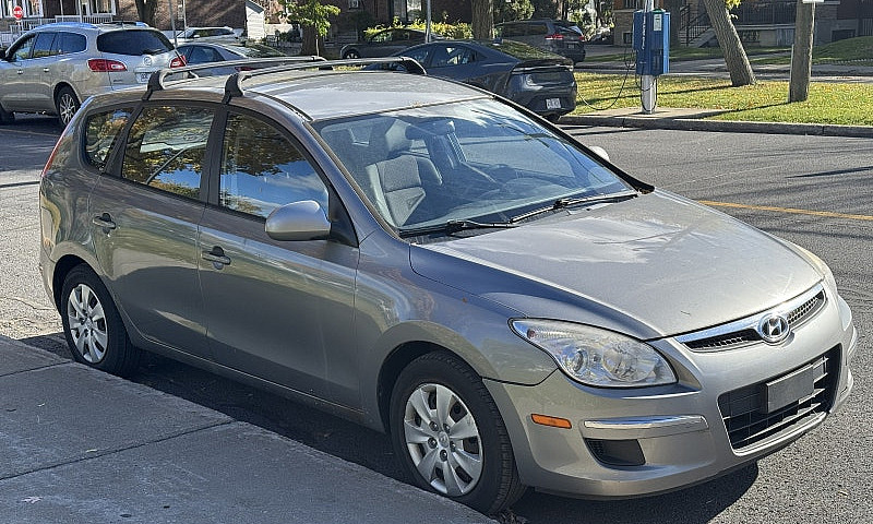 Hyundai Elantra Tour...