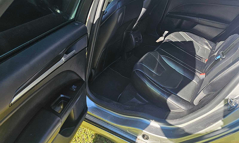 2020 Ford Fusion Tit...
