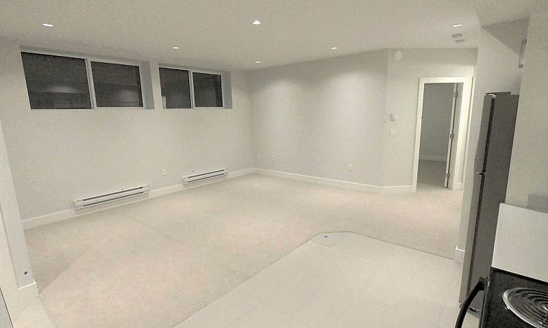 1 Bedroom Basement S...