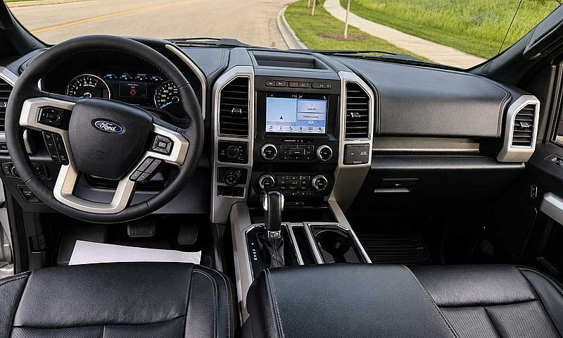 2019 Ford F-150 Lari...
