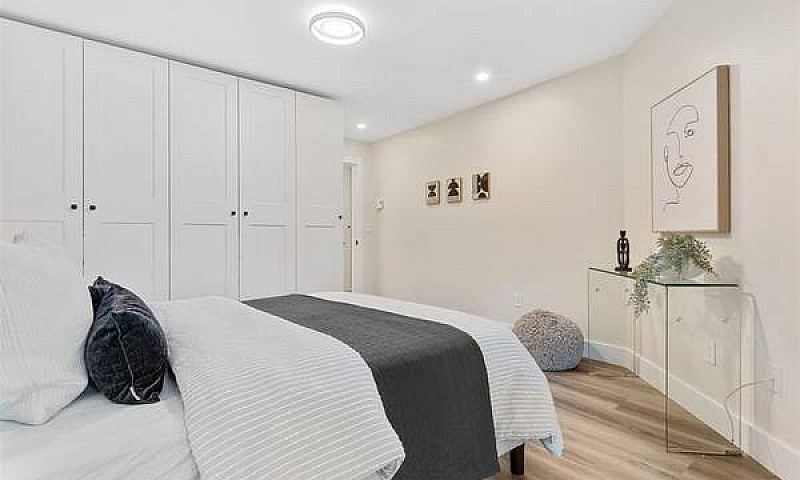 Renovated, 2 Bed Roo...