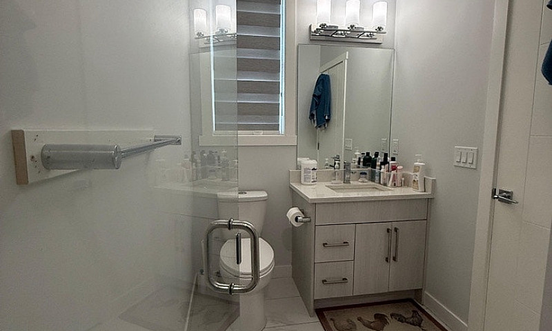 Fully Furnished Bedr...