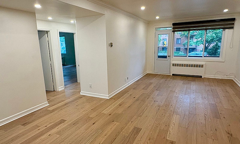 Large 2 Bedrooms 2 B...