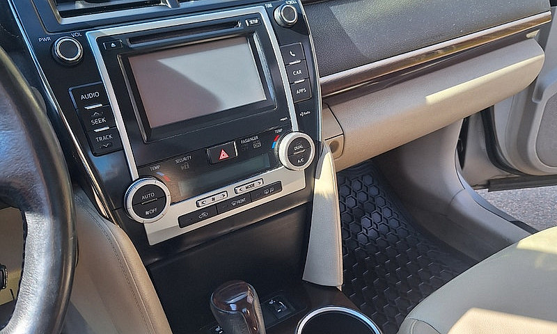 2014 Toyota Camry Xl...