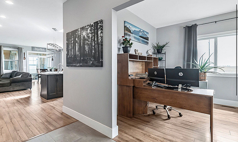 3 Bed, 3.5 Bath 1643...