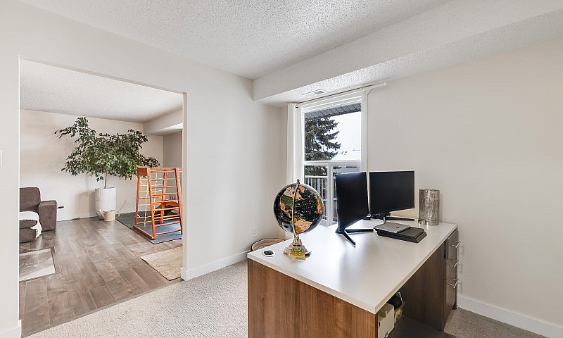 !!! Stunning Condo F...