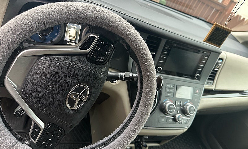 Toyota Sienna 2018 X...